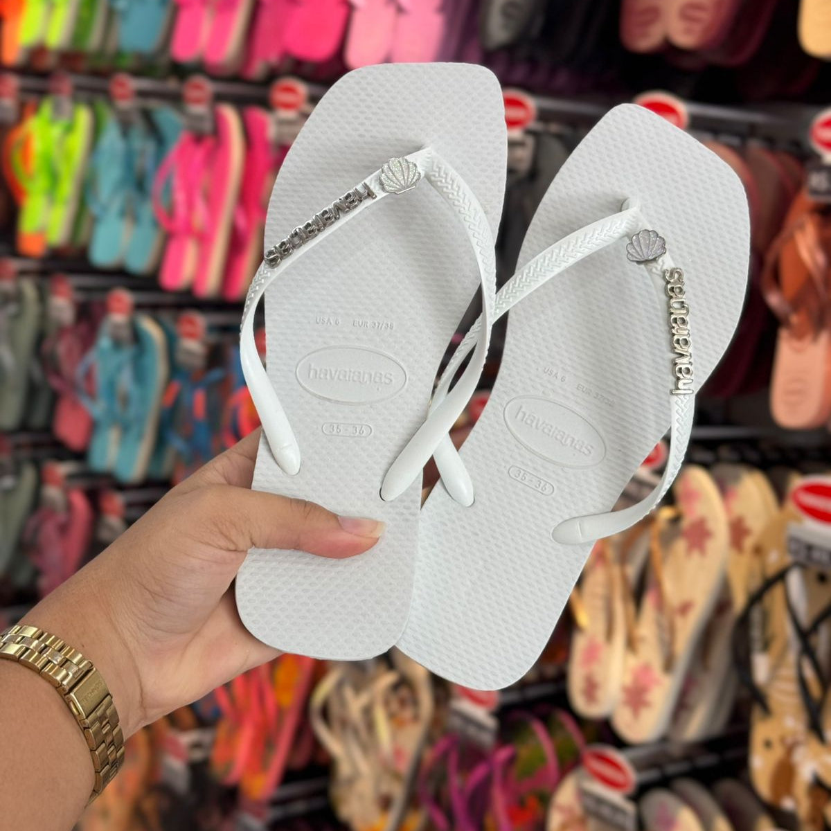 Havaianas Slim Square + Placa Logo + Pin Concha