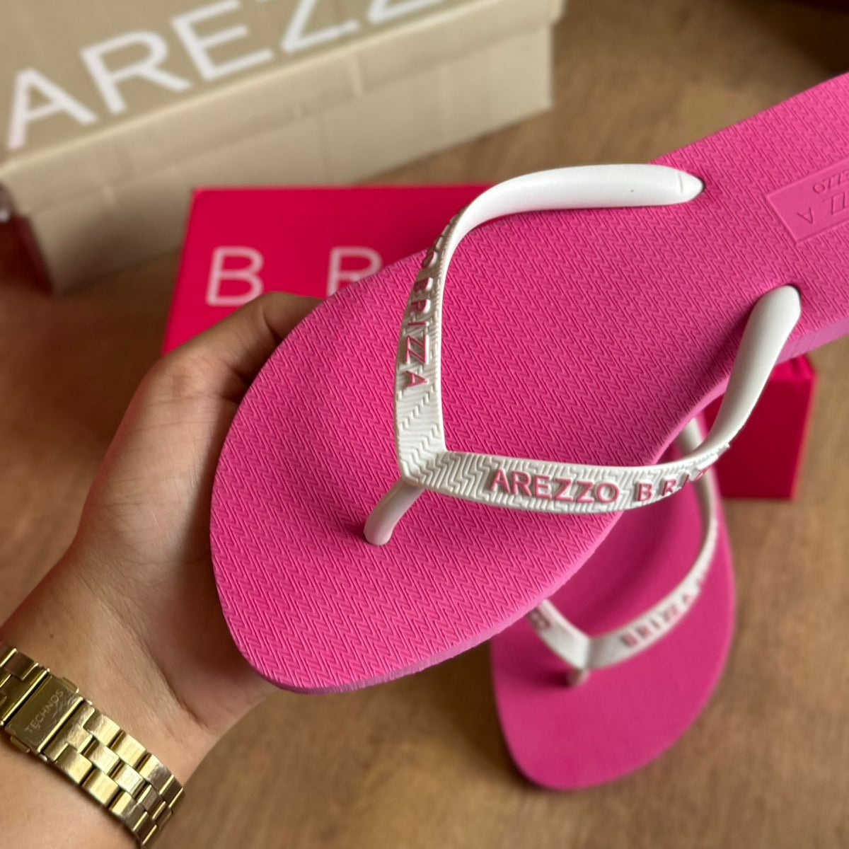 Chinelo de Dedo Arezzo Multicolorido Essential Action