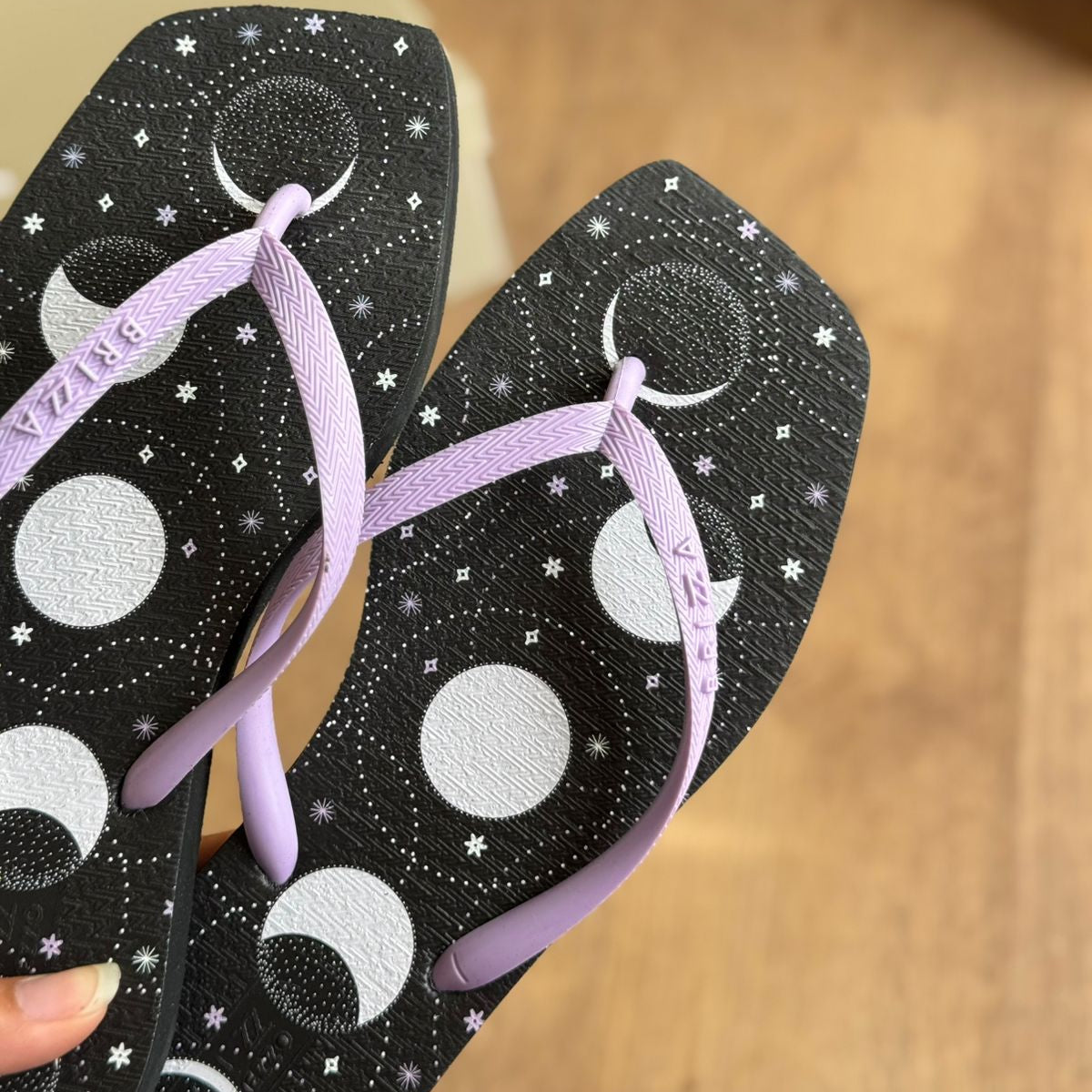 Chinelo de Dedo Jelly Arezzo Brizza