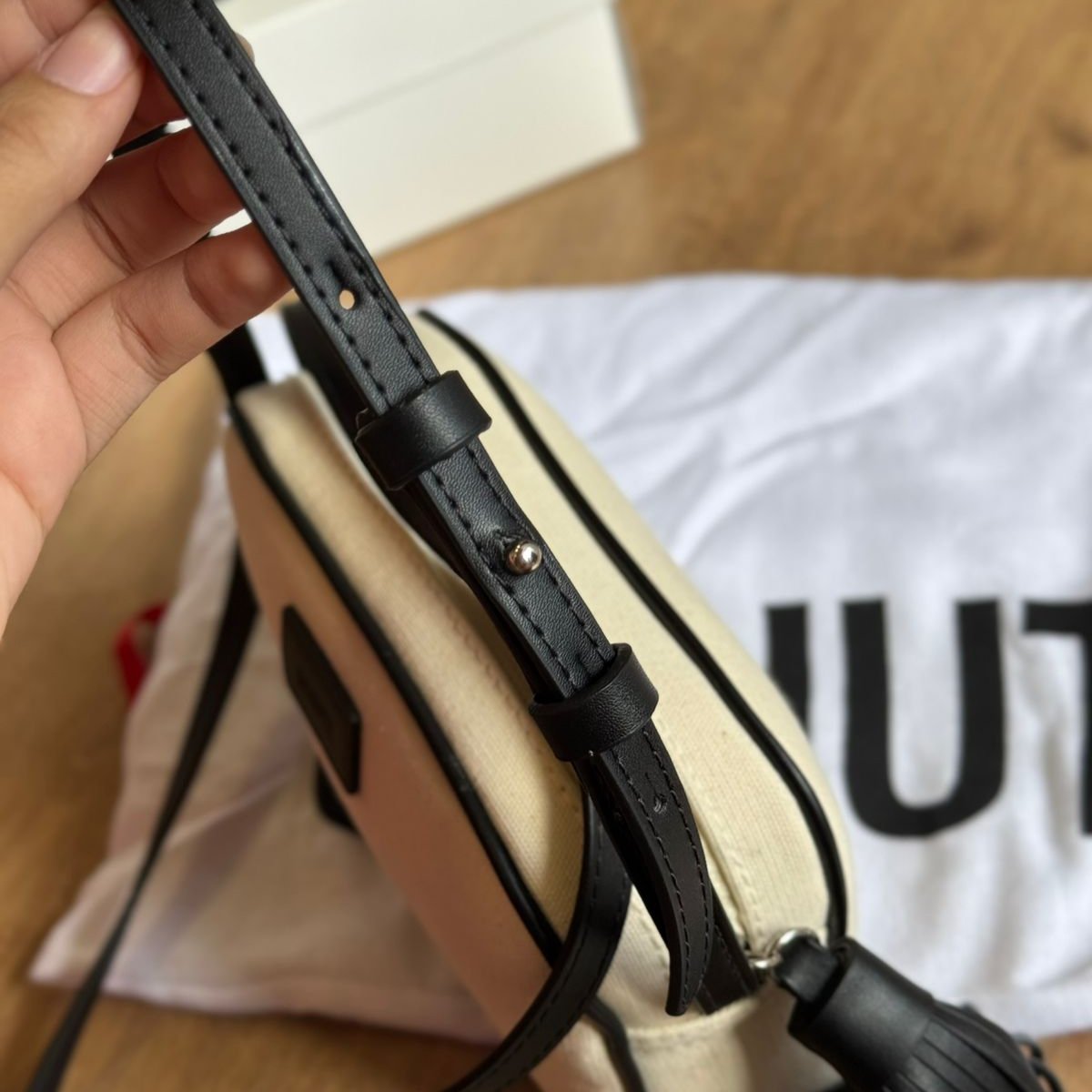 Bolsa Schutz Transversal Pequena Gifts Astec