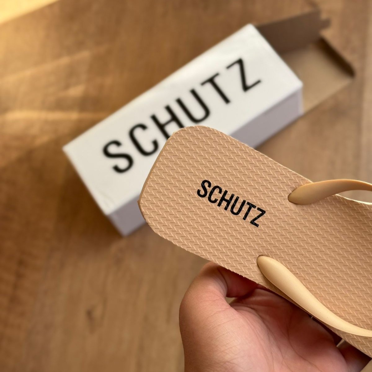 Chinelo de Dedo Schutz