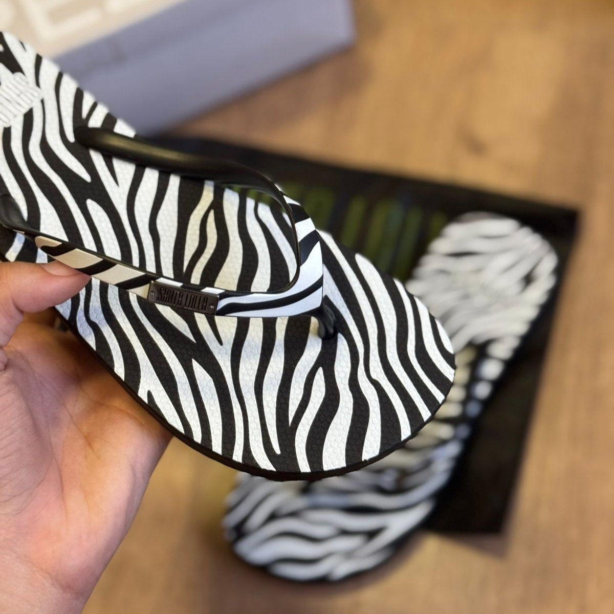 Chinelo Santa Lolla Flip Flop Borracha