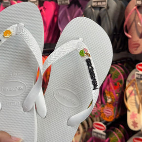 Havaianas Top +  Placa Logo + Pin Sol e Água de Coco