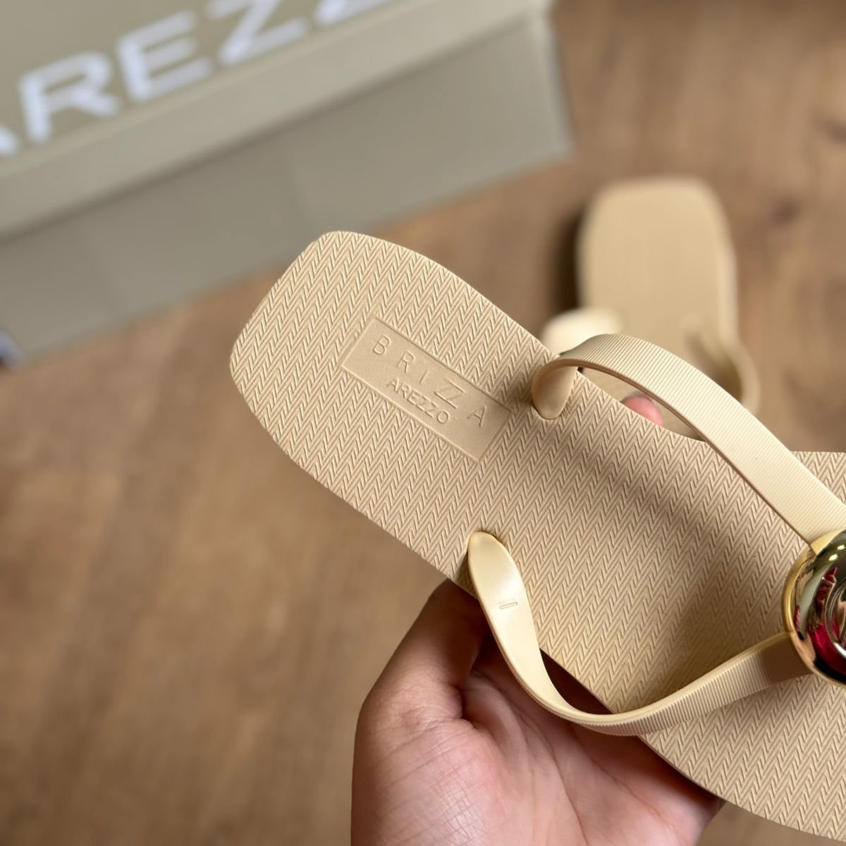 Chinelo de Dedo Arezzo Square Tiras Largas