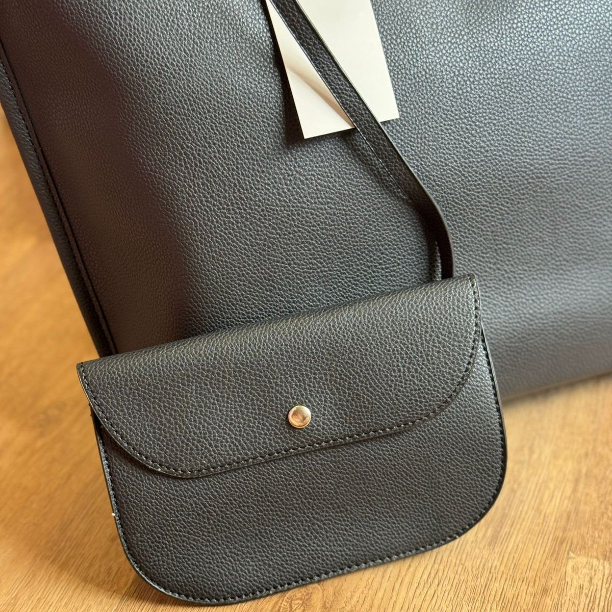 Bolsa Arezzo Preta com Nécessaire Removível