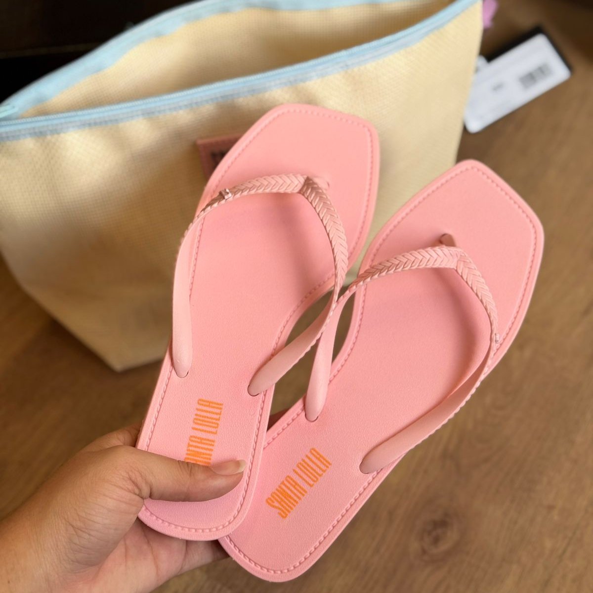 Chinelo Santa Lolla Venice + Necessaire