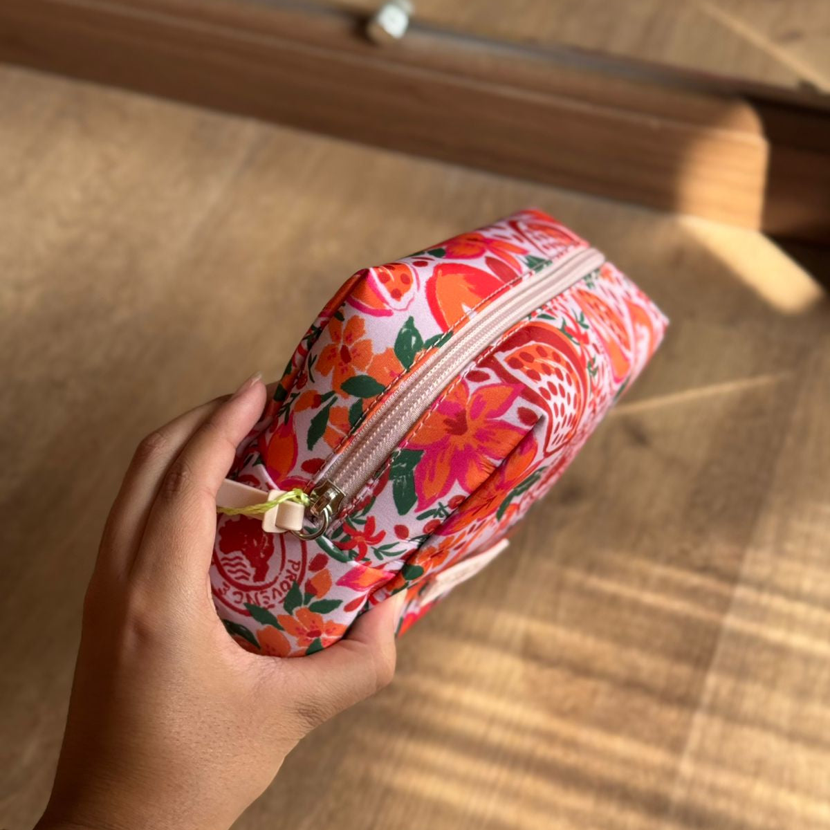 Nécessaire Arezzo Colab L'Occitane