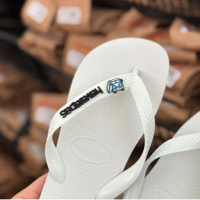 Havaianas Top P/B + Placa Logo + Pin Kombi