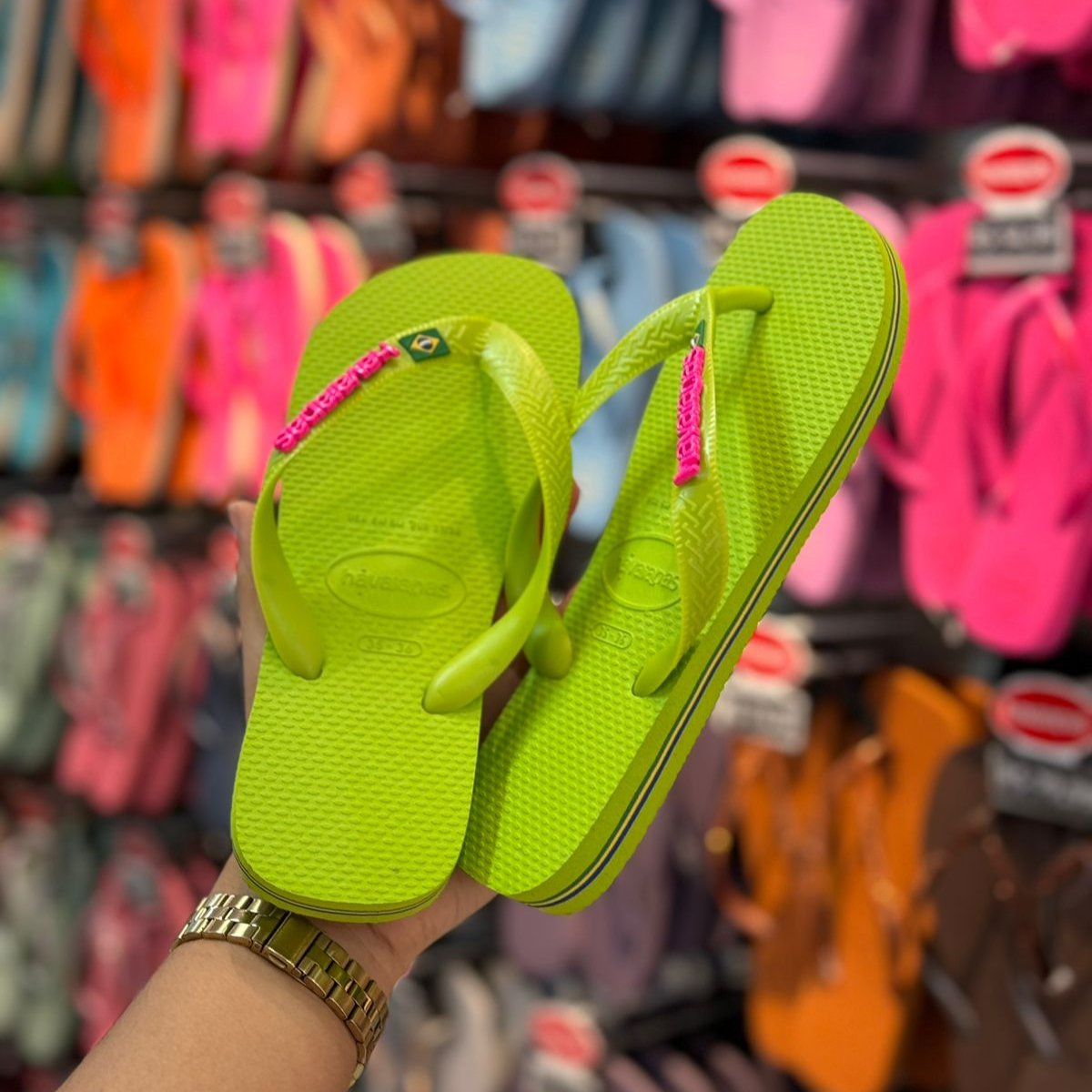 Havaianas Brasil Logo + Placa Logo Colorida