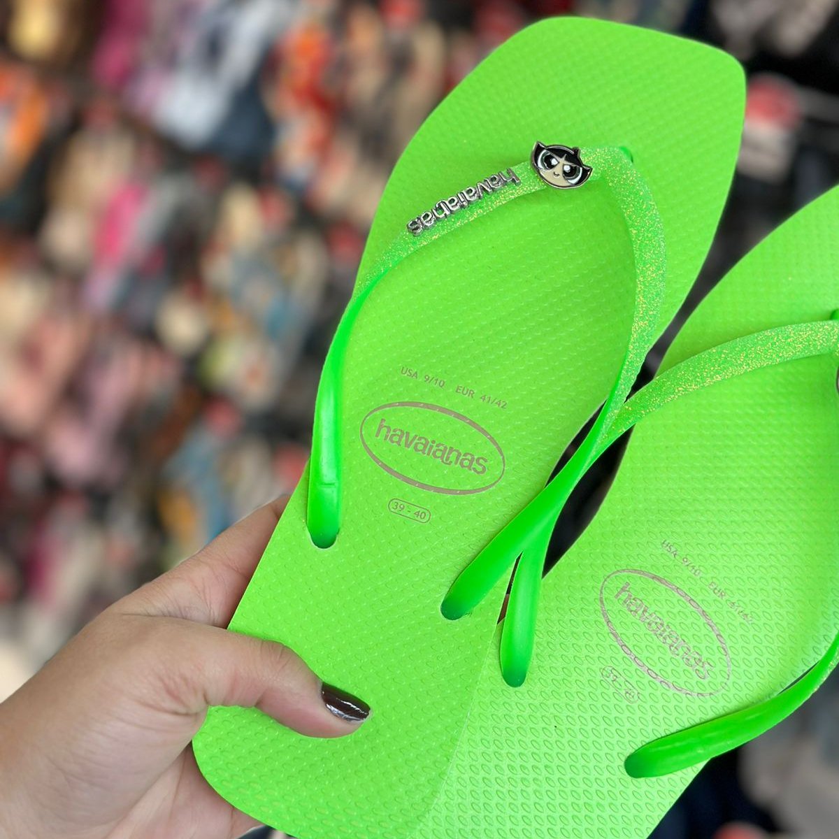 Havaianas Slim Square Glitter Neon + Pin Meninas Super Poderosas - Imagem 3