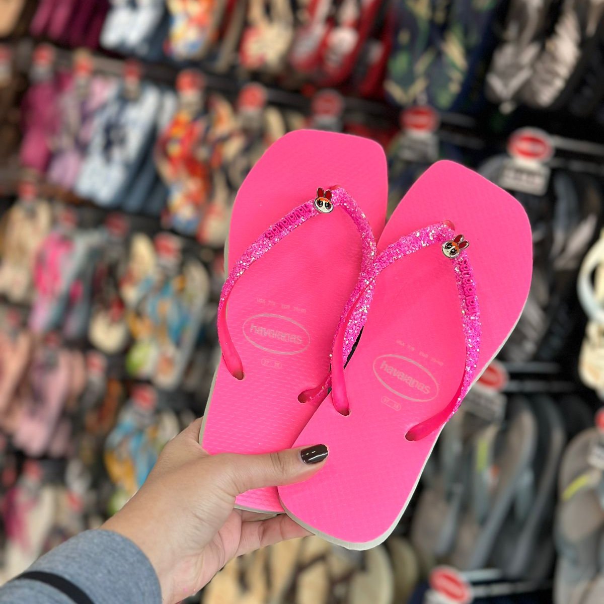 Havaianas Slim Square Glitter Neon + Pin Meninas Super Poderosas - Imagem 7