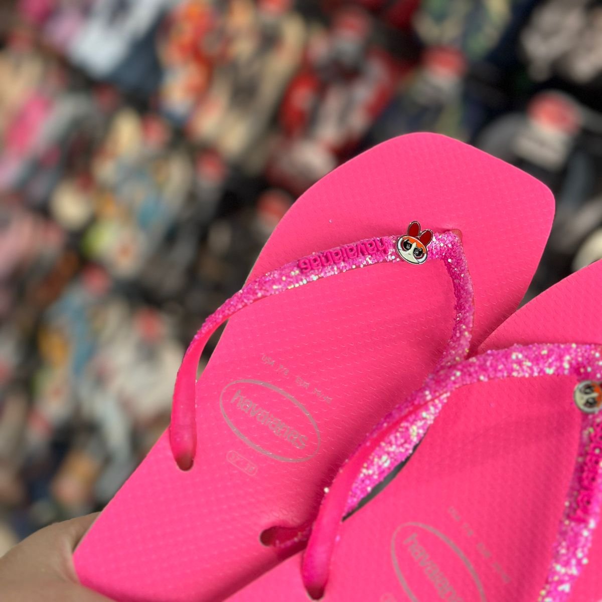 Havaianas Slim Square Glitter Neon + Pin Meninas Super Poderosas - Imagem 9