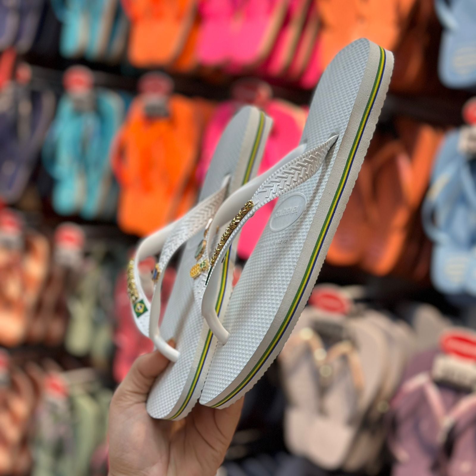 Havaianas Brasil + Placa Logo Dourado + Pin Drink, Abacaxi, Limão e Melancia - Imagem 2