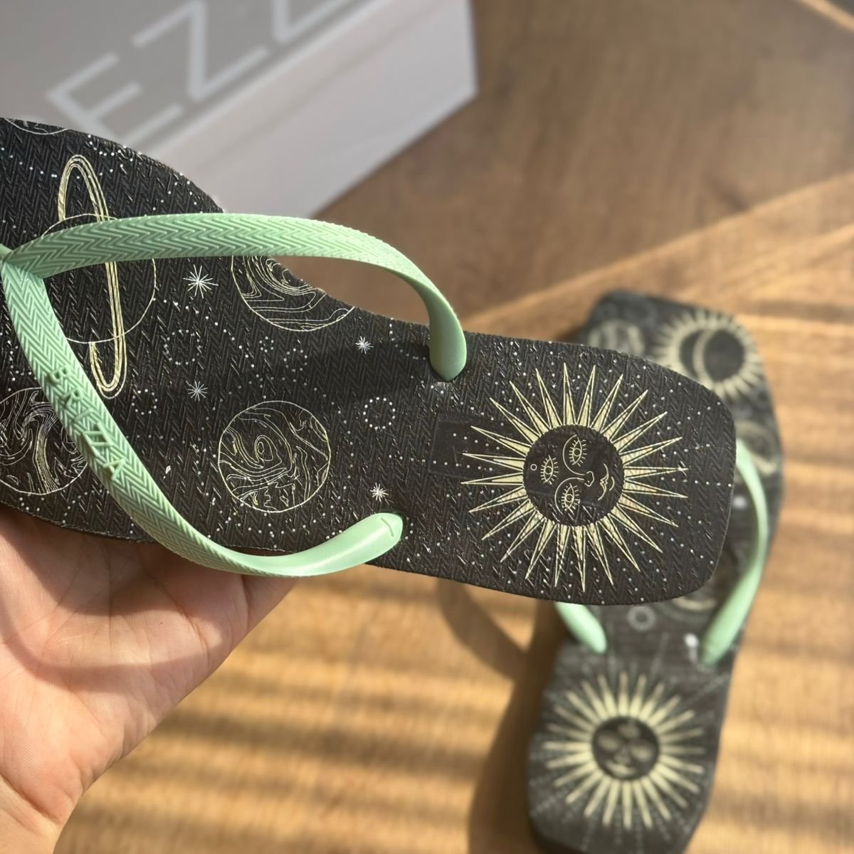 Chinelo de Dedo Jelly Arezzo Brizza - Imagem 6