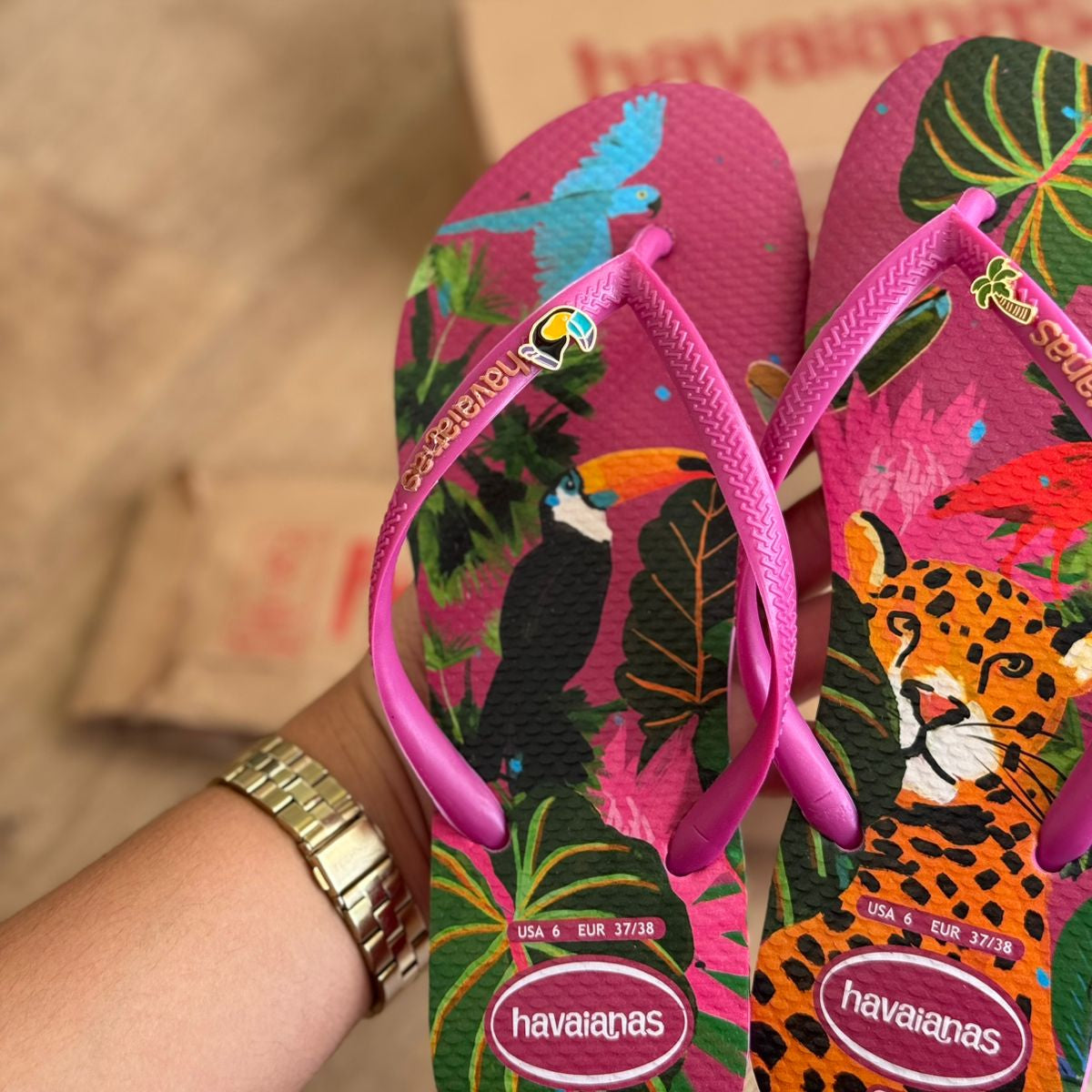 Havaianas Slim Summer Bliss + Pin Tucano e Coqueiro - Imagem 3