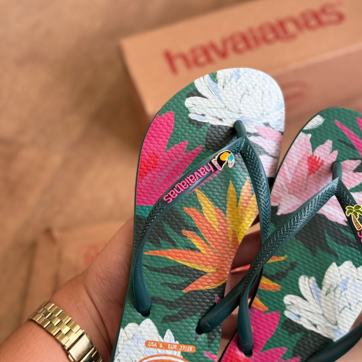 Havaianas Slim Summer Bliss + Pin Tucano e Coqueiro - Imagem 8