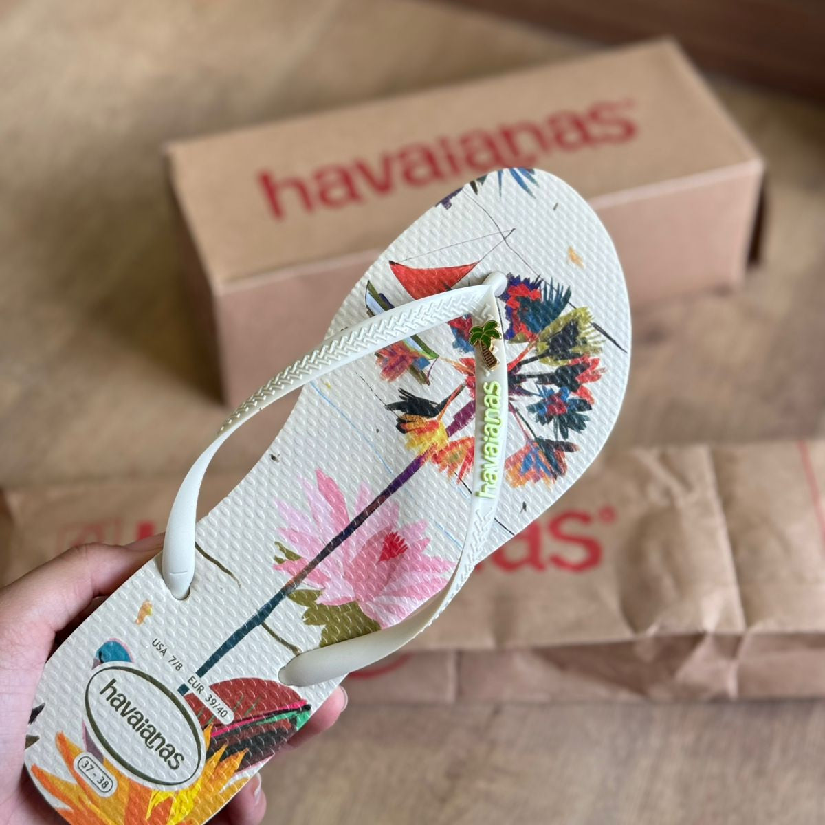 Havaianas Slim Summer Bliss + Pin Tucano e Coqueiro - Imagem 5