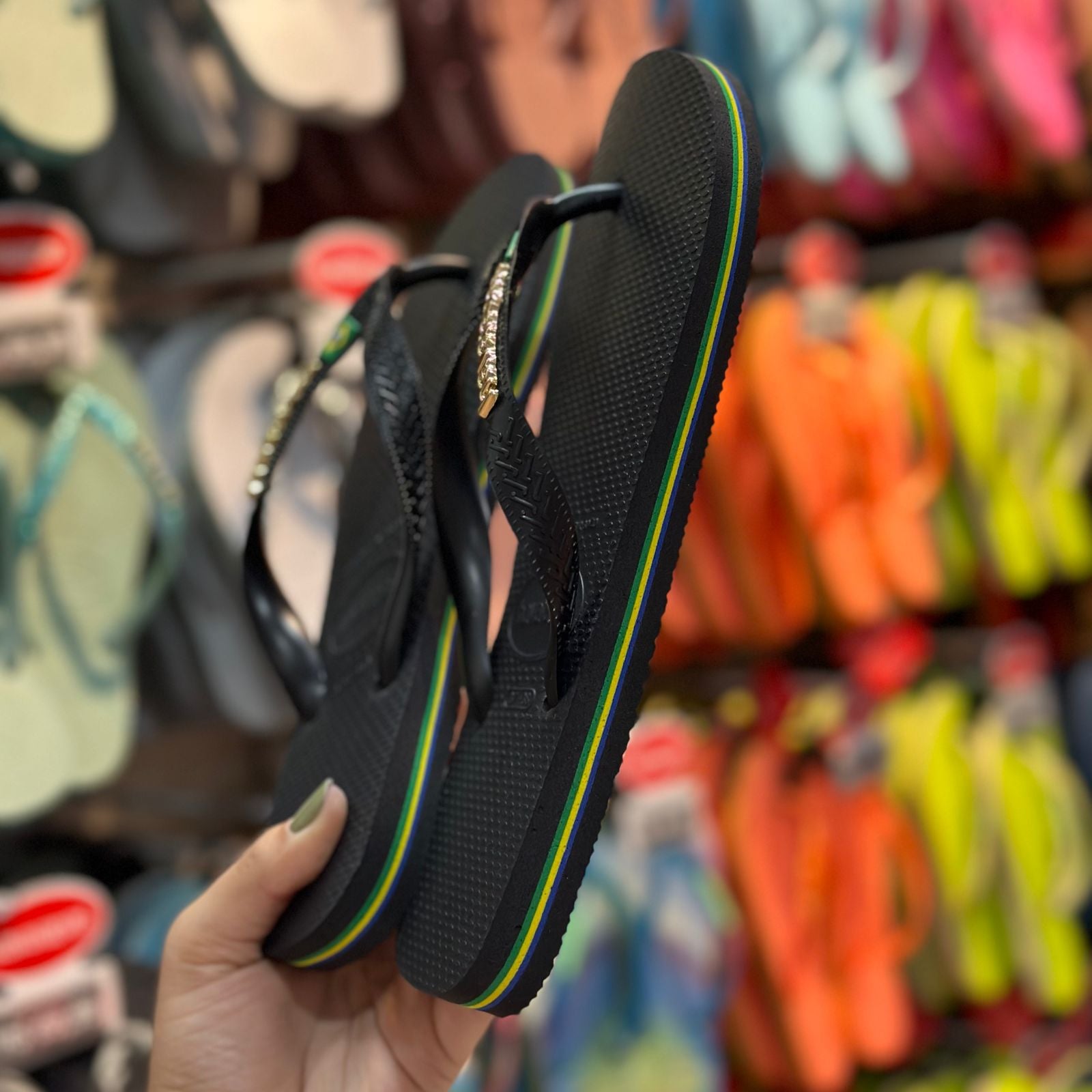 Havaianas Brasil Logo + Placa Logo Colorida - Imagem 15