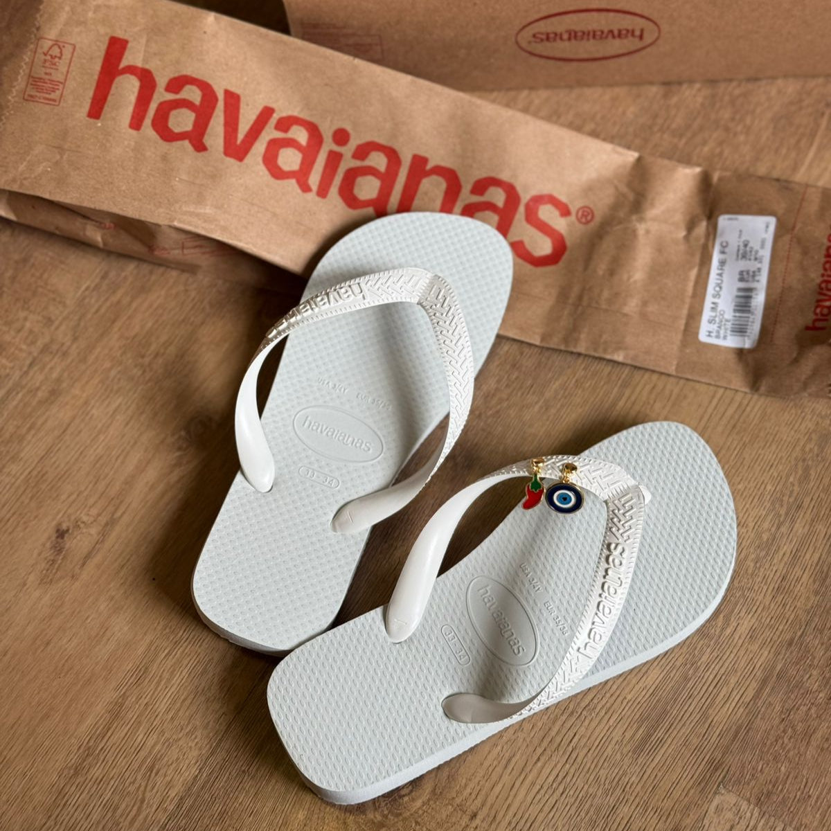Havaianas Top + Pin Olho Grego e Pimenta - Imagem 2