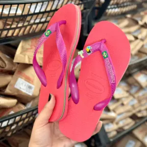 Havaianas Top Brasil Rosa + Pin Coqueiro e Tucano